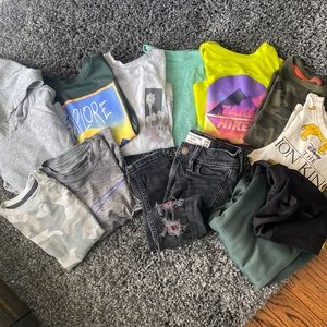 LOT OF 11 BOYS 5T (XS) CLOTHING